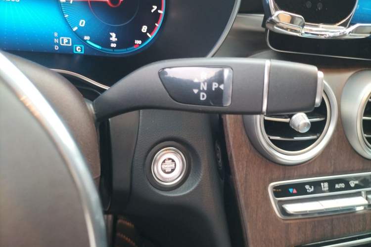 Used Mercedes-Benz GLC 2020 Facelifted GLC 260 L 4MATIC Dynamic Edition Gear Lever