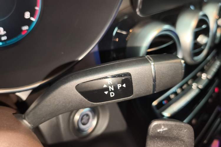 Used Mercedes-Benz GLC 2020 Facelifted GLC 260 L 4MATIC Dynamic Edition Gear Lever
