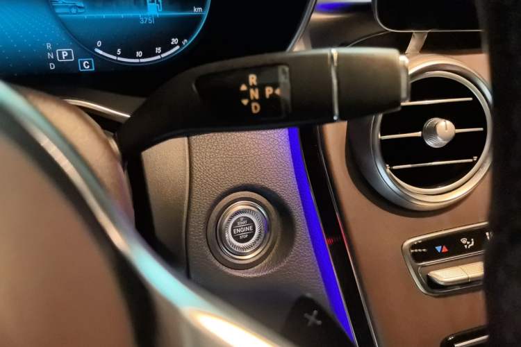 Used Mercedes-Benz GLC 2020 GLC 300 L 4MATIC Dynamic Edition Gear Lever