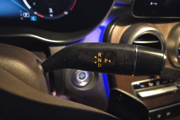 Used Mercedes-Benz GLC 2020 GLC 300 L 4MATIC Dynamic Edition Gear Lever