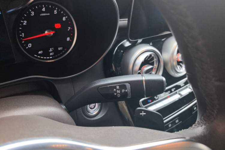 Used Mercedes-Benz GLC 2020 GLC 260 L 4MATIC Dynamic Model Gear Lever