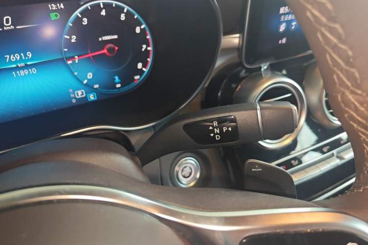 Used Mercedes-Benz GLC 2020 Facelift GLC 260 L 4MATIC Luxury Edition Gear Lever