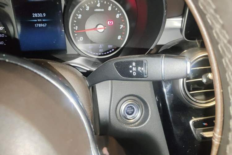 Used Mercedes-Benz GLC 2020 GLC 260 L 4MATIC Dynamic Model Gear Lever