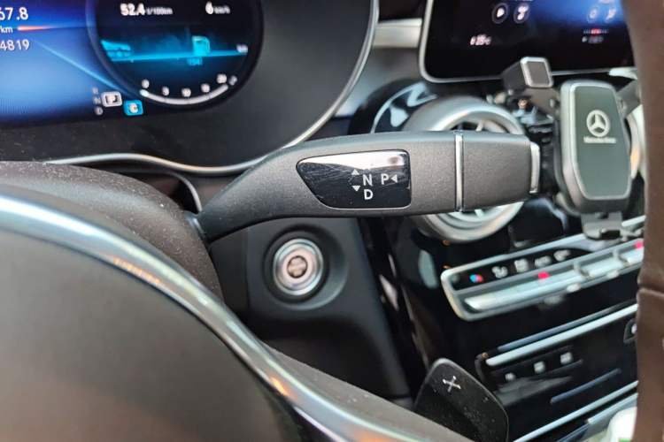 Used Mercedes-Benz GLC 2020 Facelifted GLC 260 L 4MATIC Dynamic Edition Gear Lever