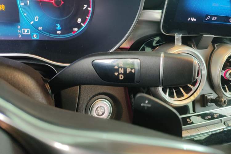 Used Mercedes-Benz GLC 2020 Facelifted GLC 260 L 4MATIC Dynamic Edition Gear Lever