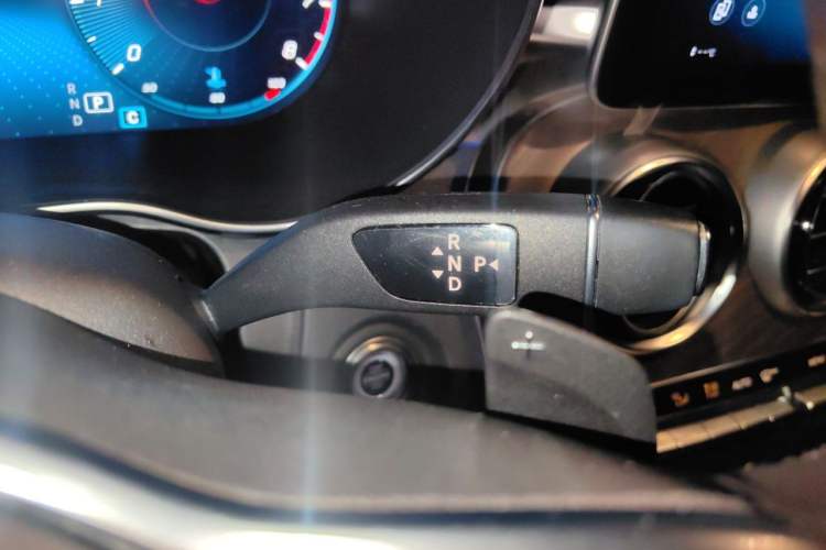 Used Mercedes-Benz GLC 2020 GLC 260 L 4MATIC Luxury Model Gear Lever