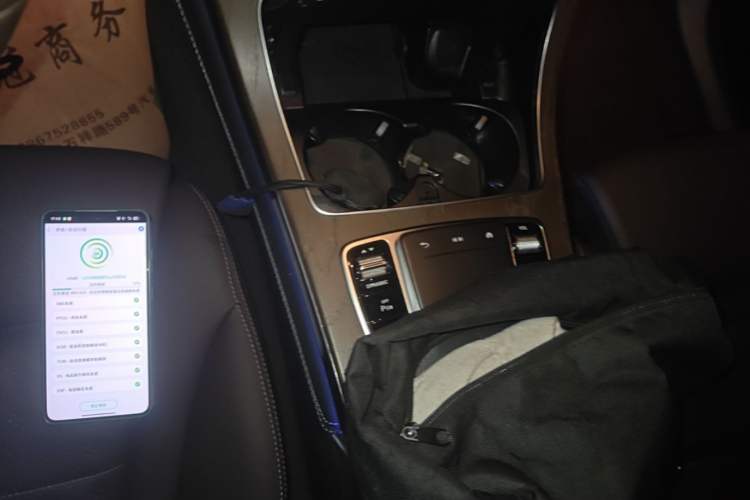 Used Mercedes-Benz GLC 2020 Facelift GLC 260 L 4MATIC Luxury Edition Gear Lever