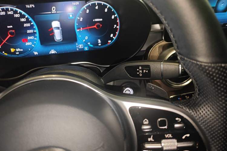 Used Mercedes-Benz GLC 2020 Facelift GLC 300 L 4MATIC Dynamic Edition Gear Lever
