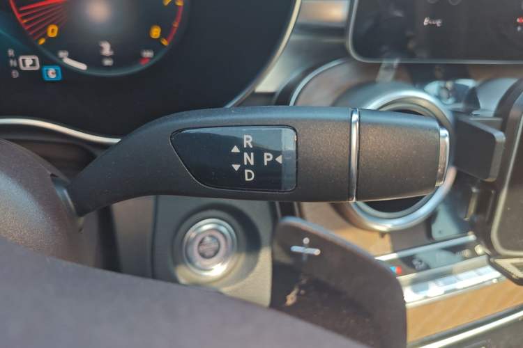 Used Mercedes-Benz GLC 2020 GLC 300 L 4MATIC Dynamic Edition Gear Lever