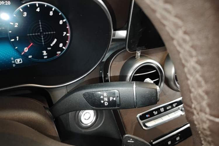 Used Mercedes-Benz GLC 2020 Facelift GLC 300 L 4MATIC Dynamic Edition Gear Lever
