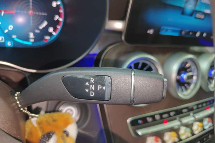 Used Mercedes-Benz GLC 2020 Facelift GLC 260 L 4MATIC Luxury Edition Gear Lever