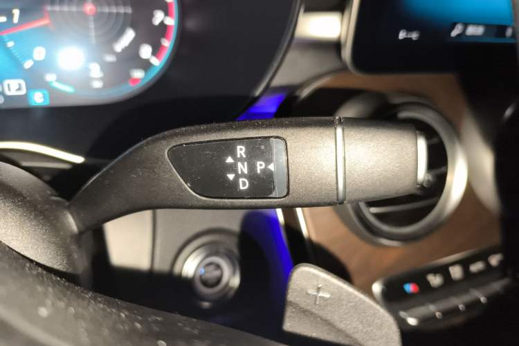 Used Mercedes-Benz GLC 2020 GLC 260 L 4MATIC Luxury Model Gear Lever