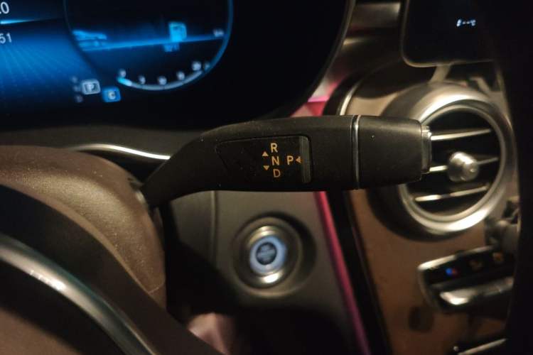 Used Mercedes-Benz GLC 2020 Facelift GLC 260 L 4MATIC Luxury Edition Gear Lever