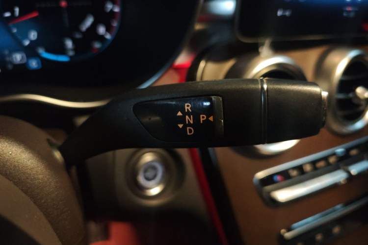 Used Mercedes-Benz GLC 2020 Facelift GLC 260 L 4MATIC Luxury Edition Gear Lever