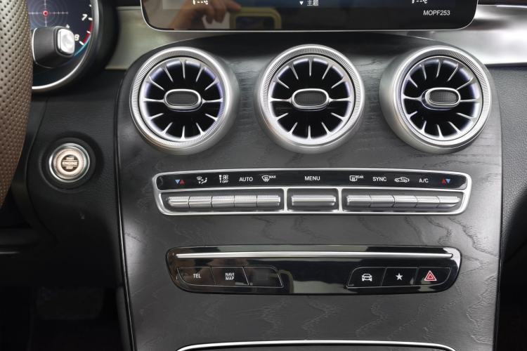 Used Mercedes-Benz GLC 2020 Facelifted GLC 260 L 4MATIC Dynamic Edition Gear Lever