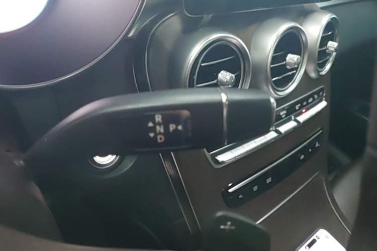 Used Mercedes-Benz GLC 2020 Facelift GLC 300 L 4MATIC Dynamic Edition Gear Lever