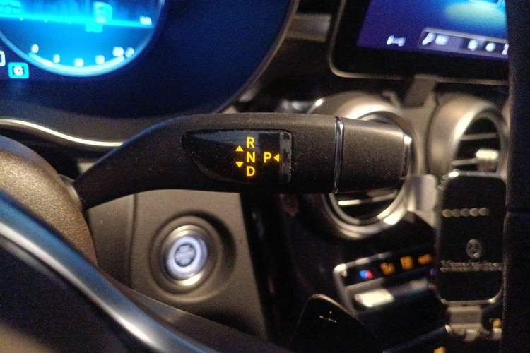 Used Mercedes-Benz GLC 2020 Facelifted GLC 260 L 4MATIC Dynamic Edition Gear Lever