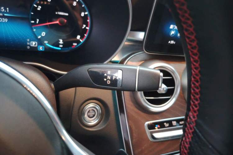 Used Mercedes-Benz GLC 2020 GLC 300 L 4MATIC Dynamic Edition Gear Lever