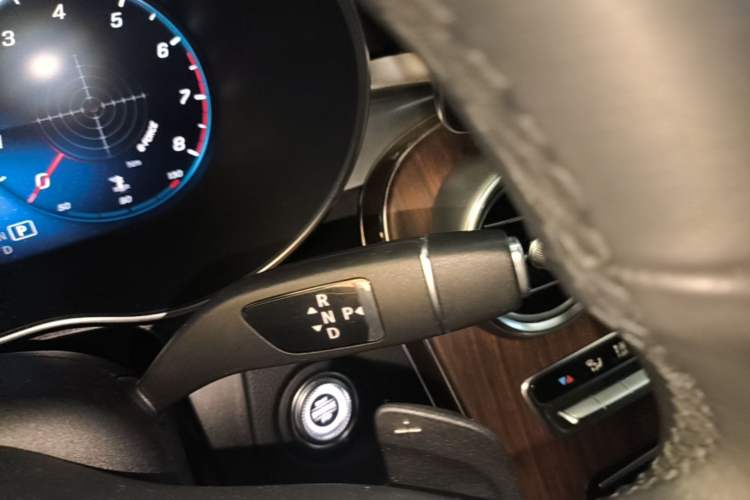 Used Mercedes-Benz GLC 2020 Facelifted GLC 300 L 4MATIC Luxury Edition Gear Lever