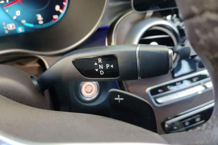 Used Mercedes-Benz GLC 2020 GLC 300 L 4MATIC Dynamic Edition Gear Lever