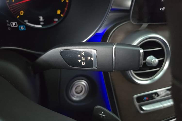 Used Mercedes-Benz GLC 2020 GLC 300 L 4MATIC Dynamic Edition Gear Lever