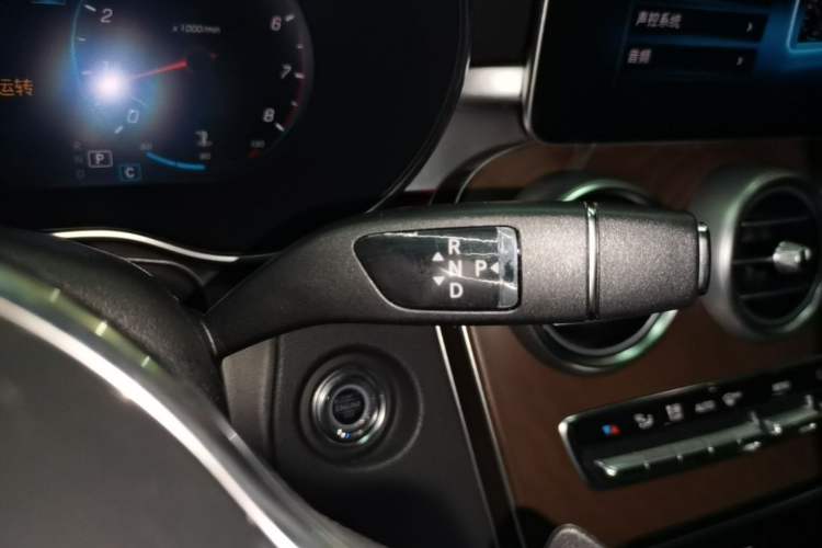 Used Mercedes-Benz GLC 2020 GLC 260 L 4MATIC Luxury Model Gear Lever