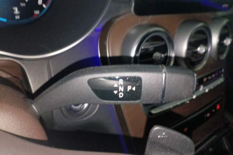 Used Mercedes-Benz GLC 2020 GLC 260 L 4MATIC Luxury Model Gear Lever