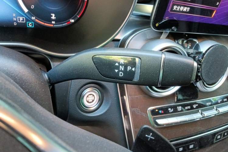 Used Mercedes-Benz GLC 2020 Facelift GLC 260 L 4MATIC Luxury Edition Gear Lever