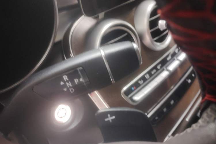 Used Mercedes-Benz GLC 2020 GLC 300 L 4MATIC Dynamic Edition Gear Lever