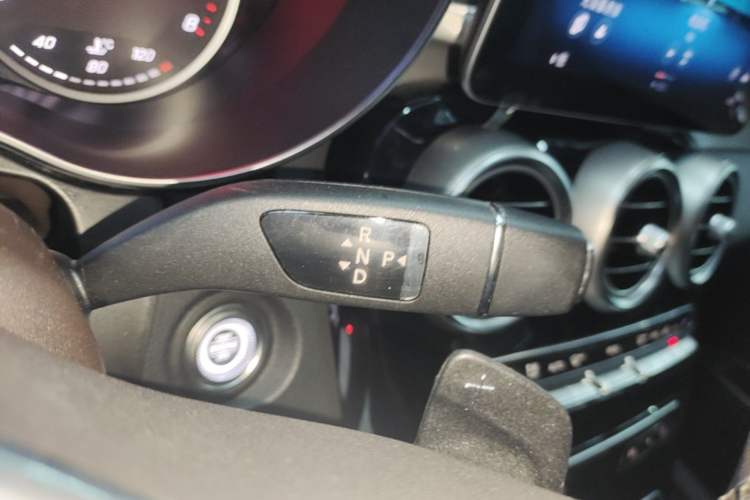 Used Mercedes-Benz GLC 2020 GLC 260 L 4MATIC Dynamic Model Gear Lever
