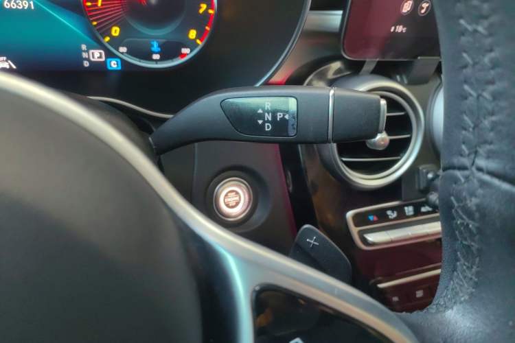 Used Mercedes-Benz GLC 2020 Facelift GLC 300 L 4MATIC Dynamic Edition Gear Lever