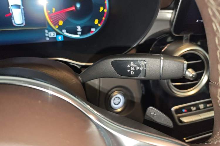 Used Mercedes-Benz GLC 2020 Facelifted GLC 260 L 4MATIC Dynamic Edition Gear Lever