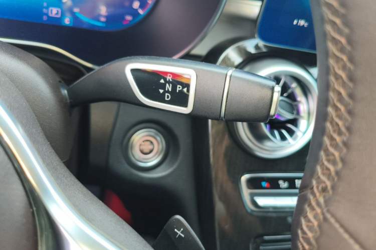 Used Mercedes-Benz GLC 2020 Facelifted GLC 260 L 4MATIC Dynamic Edition Gear Lever