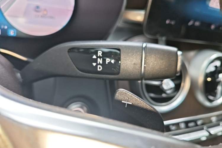 Used Mercedes-Benz GLC 2020 Facelift GLC 300 L 4MATIC Dynamic Edition Gear Lever