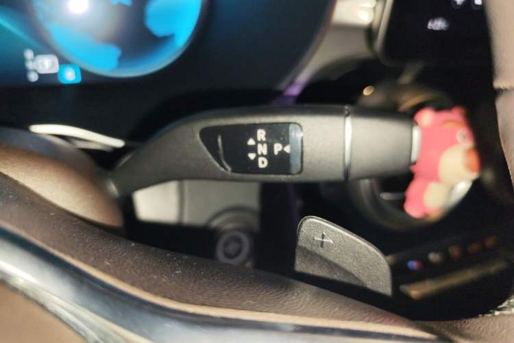 Used Mercedes-Benz GLC 2020 Facelifted GLC 260 L 4MATIC Dynamic Edition Gear Lever
