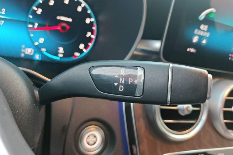 Used Mercedes-Benz GLC 2020 GLC 300 L 4MATIC Dynamic Edition Gear Lever