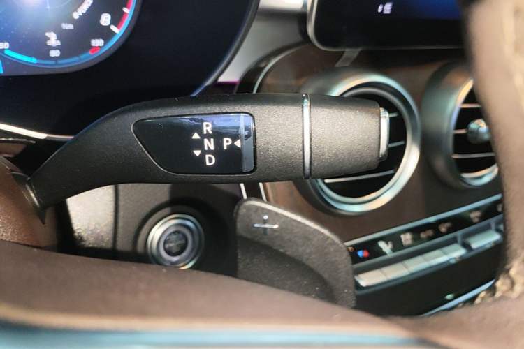 Used Mercedes-Benz GLC 2020 Facelift GLC 300 L 4MATIC Dynamic Edition Gear Lever
