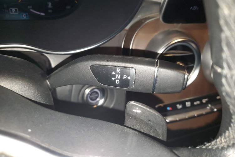 Used Mercedes-Benz GLC 2020 GLC 300 L 4MATIC Dynamic Edition Gear Lever