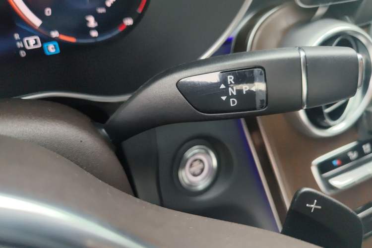 Used Mercedes-Benz GLC 2020 Facelift GLC 260 L 4MATIC Luxury Edition Gear Lever