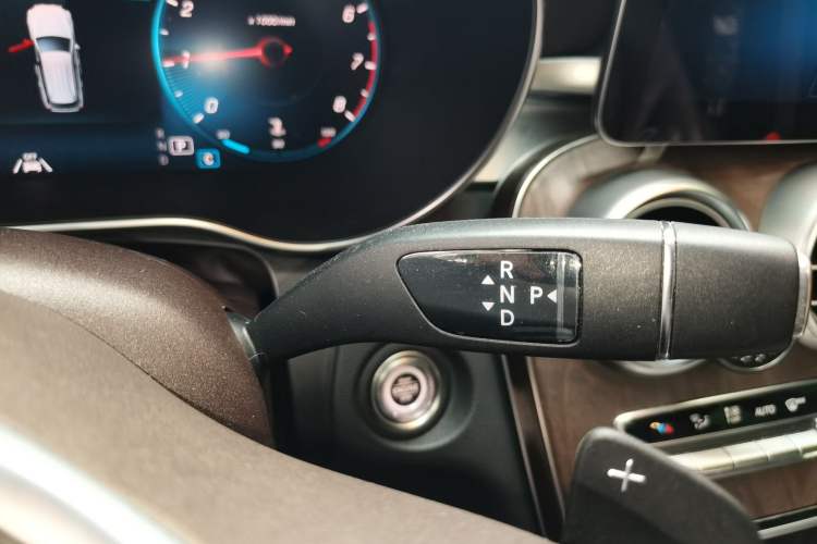 Used Mercedes-Benz GLC 2020 Facelift GLC 300 L 4MATIC Dynamic Edition Gear Lever