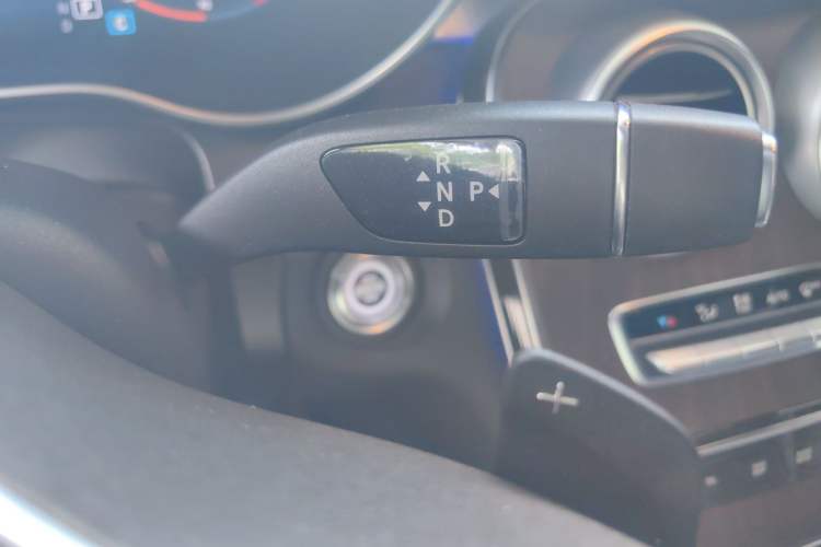 Used Mercedes-Benz GLC 2020 Facelift GLC 260 L 4MATIC Luxury Edition Gear Lever