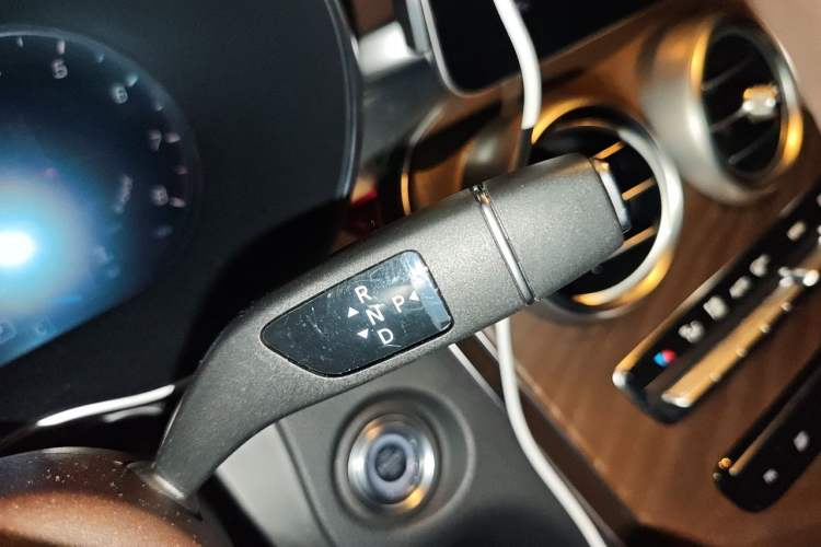 Used Mercedes-Benz GLC 2020 GLC 260 L 4MATIC Luxury Model Gear Lever