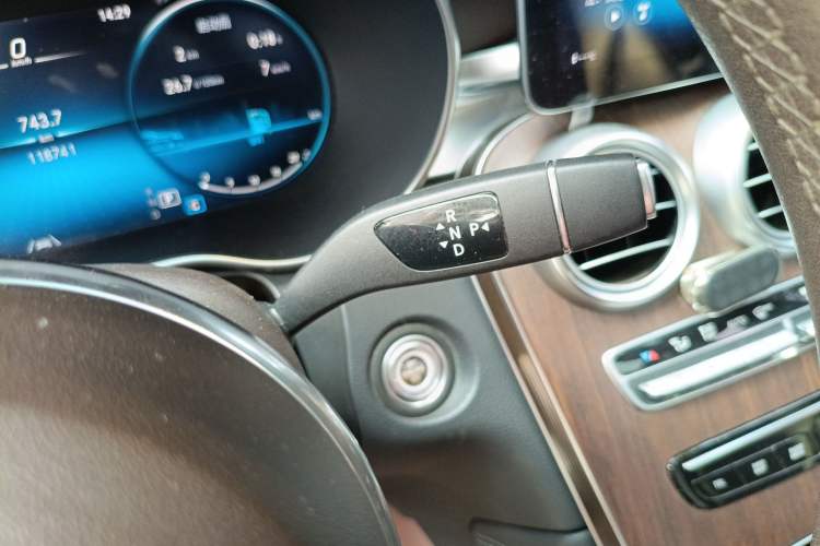 Used Mercedes-Benz GLC 2020 Facelift GLC 300 L 4MATIC Dynamic Edition Gear Lever
