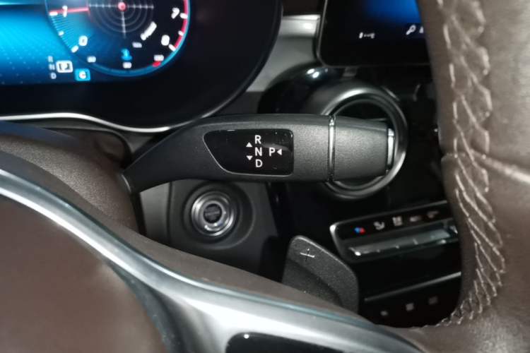 Used Mercedes-Benz GLC 2020 Facelifted GLC 260 L 4MATIC Dynamic Edition Gear Lever