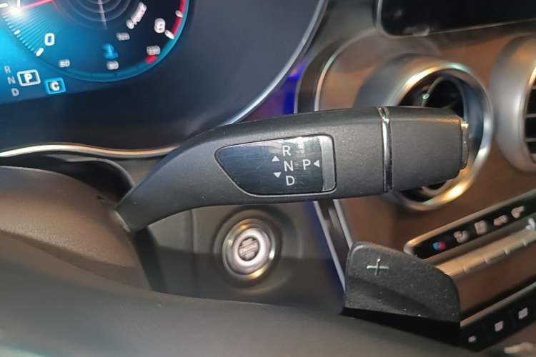 Used Mercedes-Benz GLC 2020 Facelift GLC 300 L 4MATIC Dynamic Edition Gear Lever