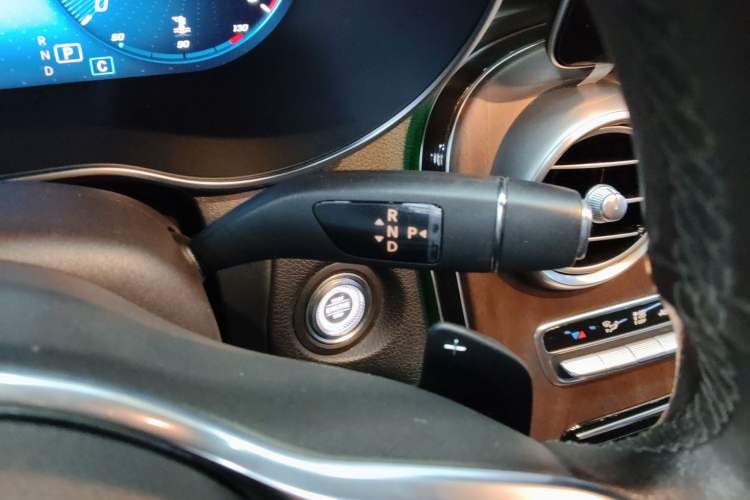 Used Mercedes-Benz GLC 2020 Facelift GLC 300 L 4MATIC Dynamic Edition Gear Lever