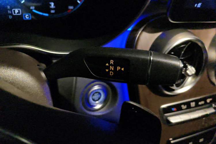 Used Mercedes-Benz GLC 2020 Facelift GLC 260 L 4MATIC Luxury Edition Gear Lever