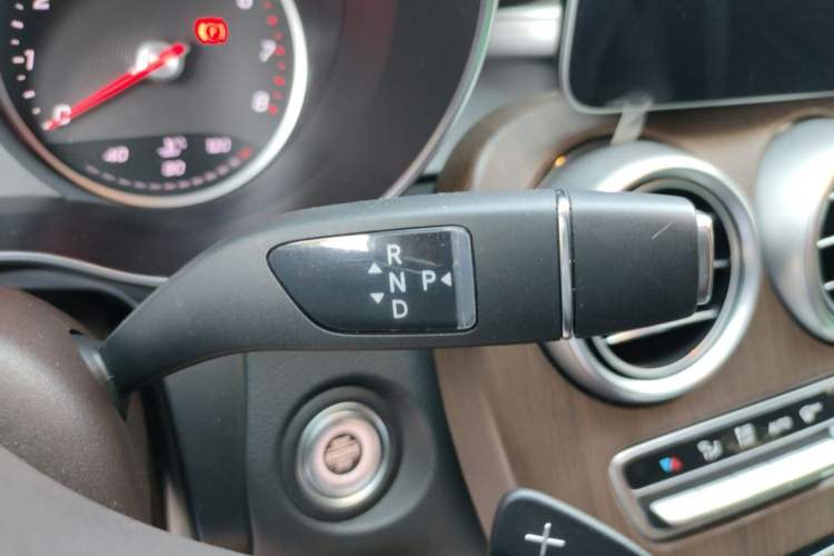 Used Mercedes-Benz GLC 2020 GLC 260 L 4MATIC Dynamic Model Gear Lever