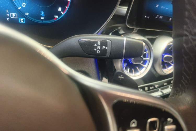 Used Mercedes-Benz GLC 2020 Facelifted GLC 260 L 4MATIC Dynamic Edition Gear Lever