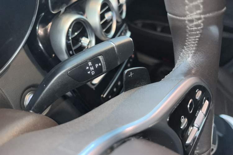Used Mercedes-Benz GLC 2020 Facelifted GLC 260 L 4MATIC Dynamic Edition Gear Lever
